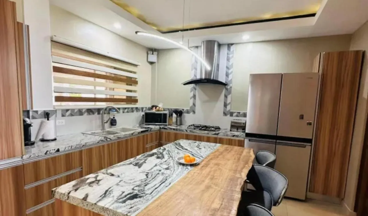 Elevated 4 Bedroom Home Dauis Filipíny