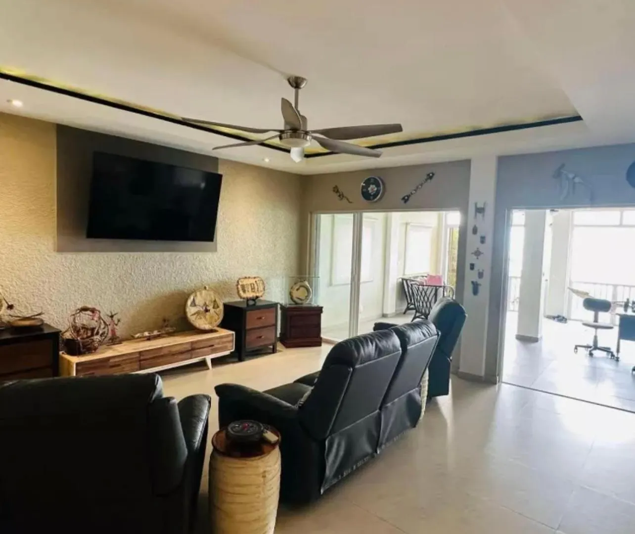 Elevated 4 Bedroom Home Dauis Vila
